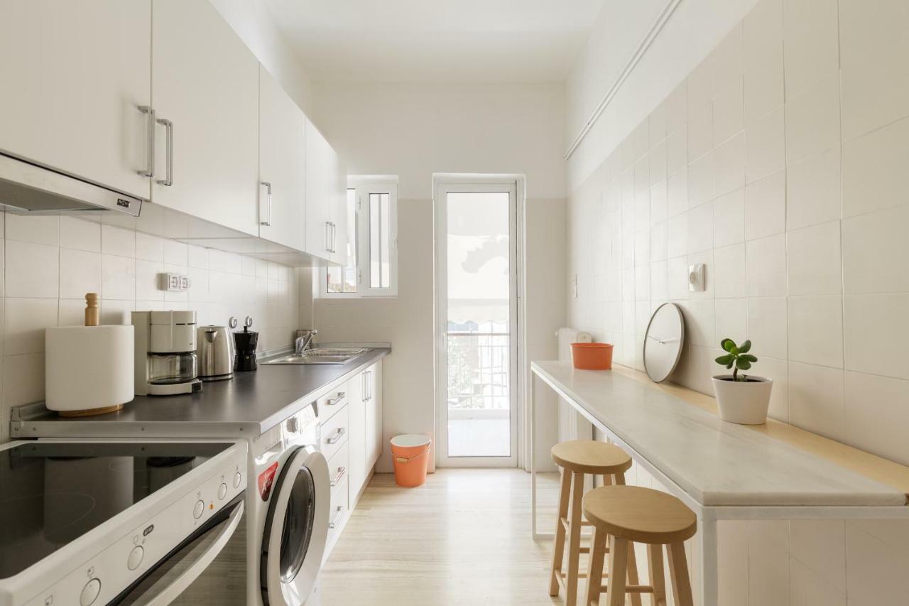 Elegant Coral Apartment Атина Екстериор снимка