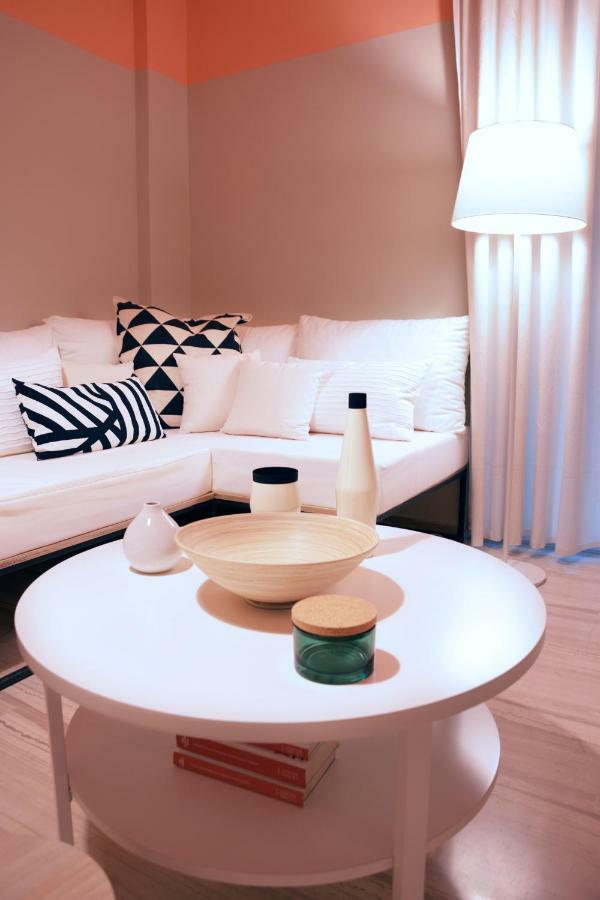 Elegant Coral Apartment Атина Екстериор снимка