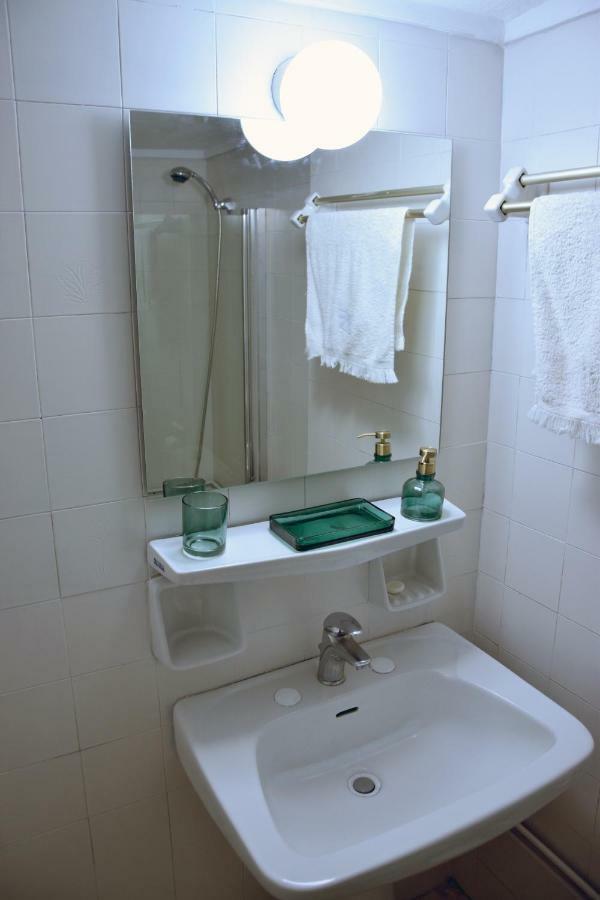 Elegant Coral Apartment Атина Екстериор снимка