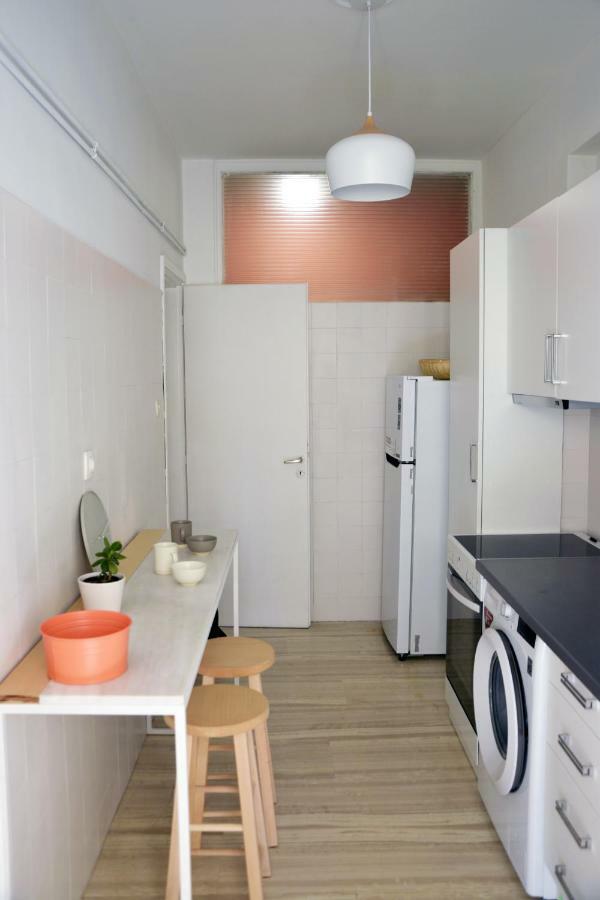 Elegant Coral Apartment Атина Екстериор снимка